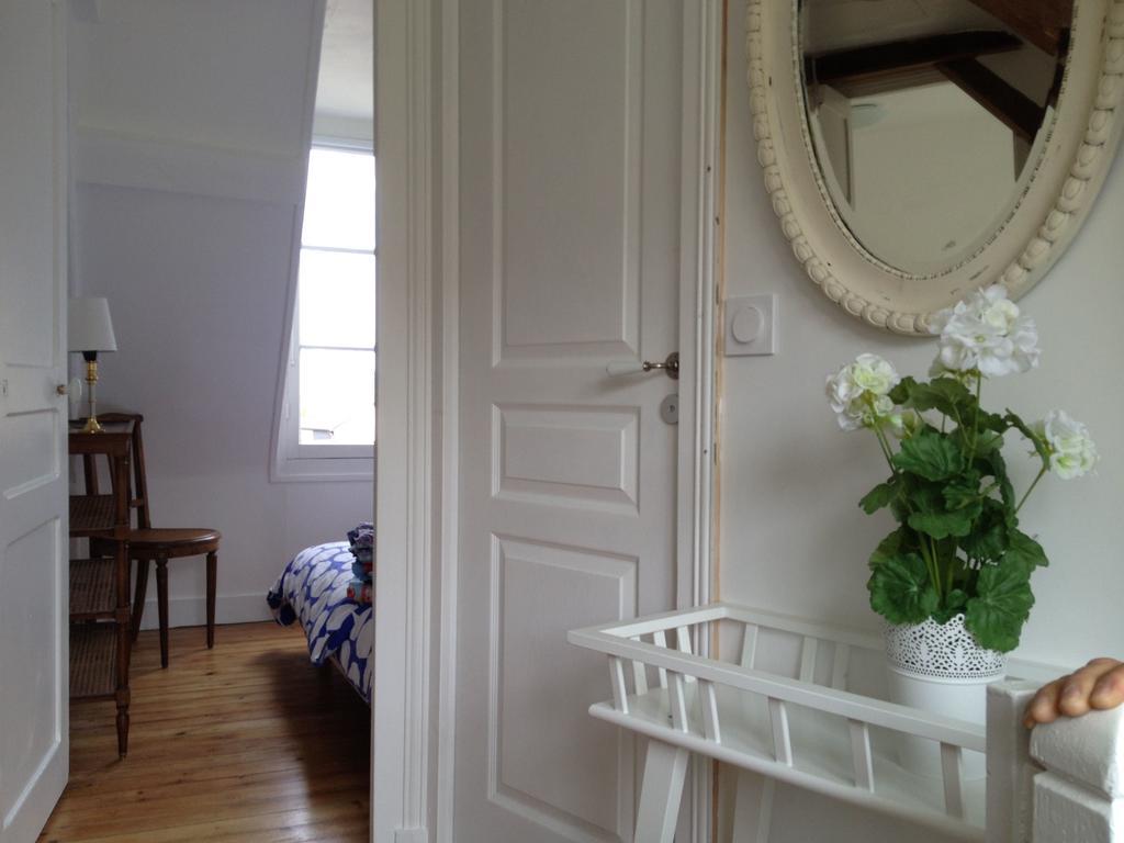 Les Graves Villa Villerville Ruang foto