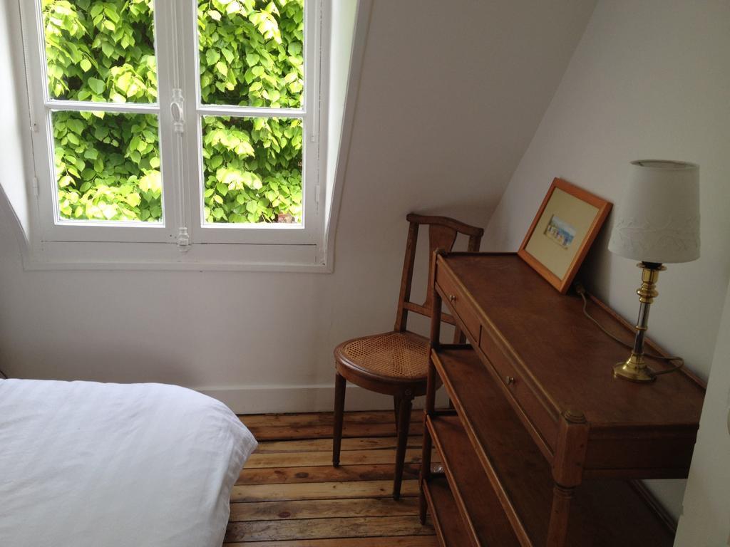 Les Graves Villa Villerville Ruang foto